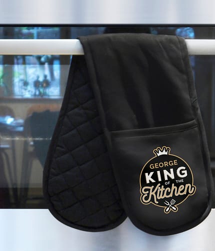 Personalised King of the Kitchen Oven Gloves - ItJustGotPersonal.co.uk
